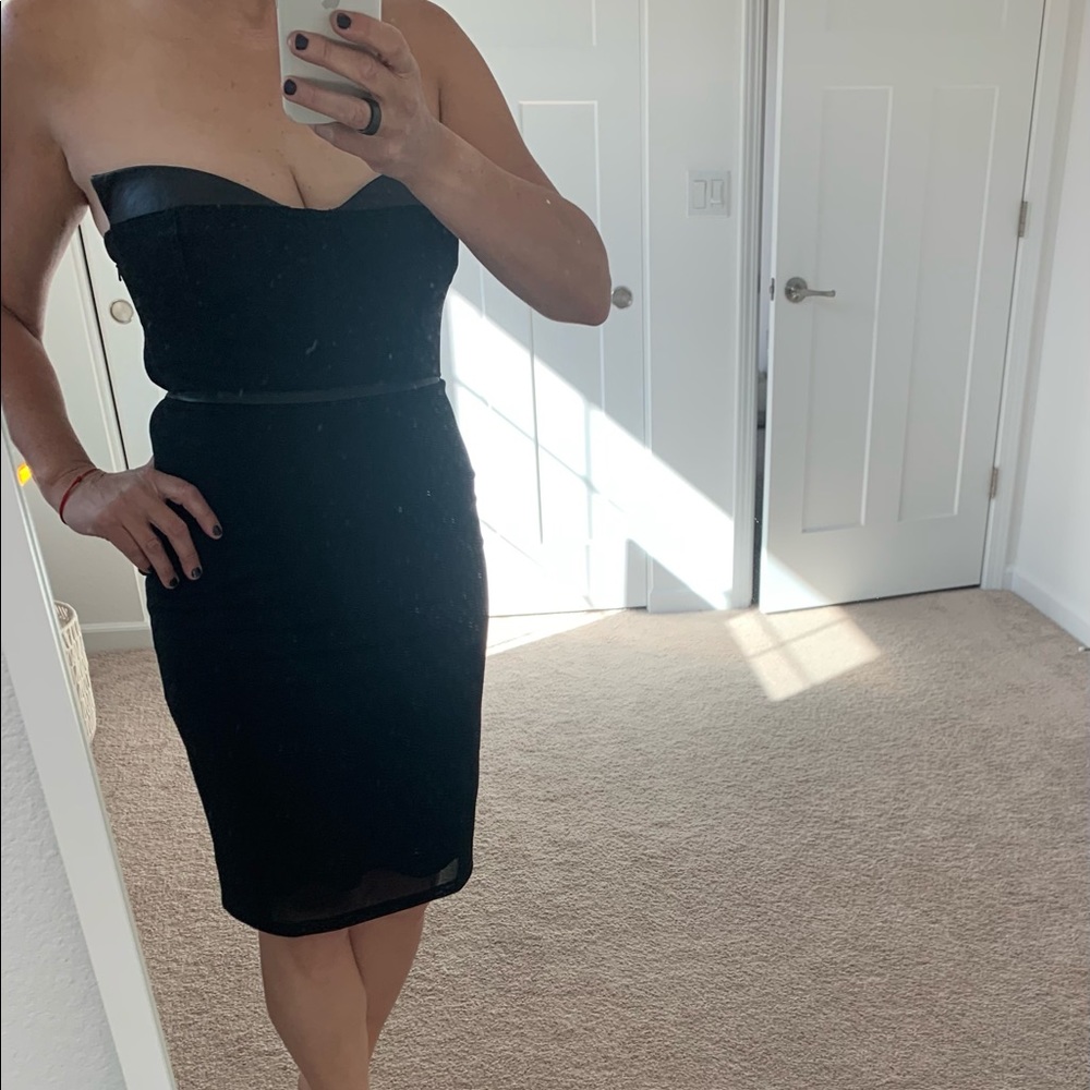 BlackLabel strapless dress w/faux leather trim med